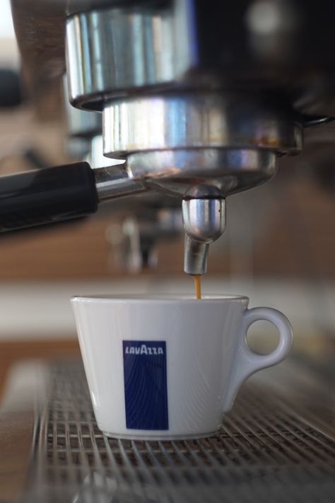 lavazza #coffee Food From Different Countries, Lavazza Espresso, Lavazza Coffee, Order Coffee, Cappuccino Maker, Nespresso Machine, Cappuccino Machine, Cappuccino Coffee, How To Order Coffee