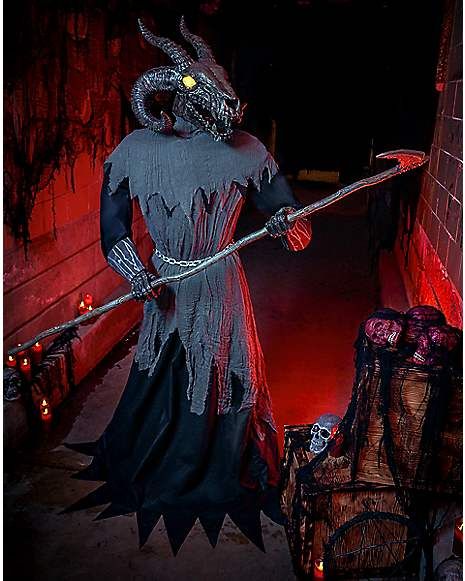 Spirit Halloween Animatronics, Scarecrow Outfits, Witches Sabbath, Halloween Animatronics, Creepy Pumpkin, Haunted Forest, Season Decor, Alone In The Dark, Halloween Yard Decorations