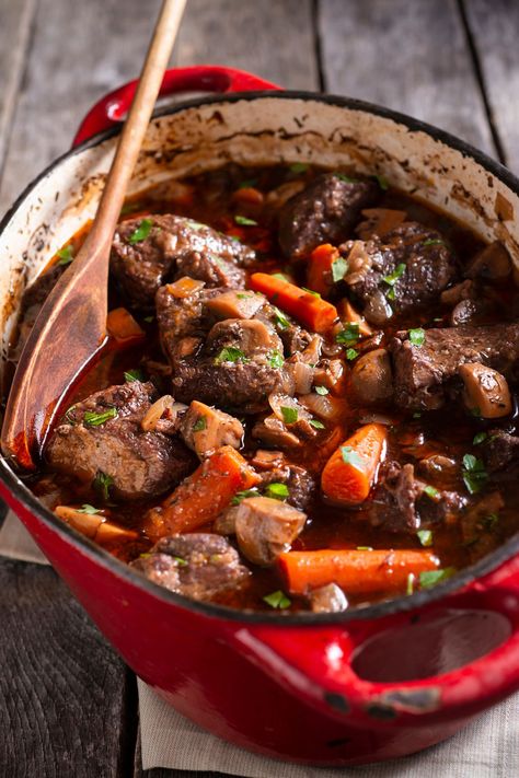 Beef Bourguignon Recipe Pioneer Woman, Pioneer Woman French Beef Bourguignon, Pioneer Woman Beef Burgundy, Ree Drummond Beef Bourguignon, Beef Bourguignon Pioneer Woman, Recipes That Use Chuck Roast, Pioneer Woman Beef Bourguignon, Pioneer Woman Beef Stew, Pioneer Woman Recipes Beef