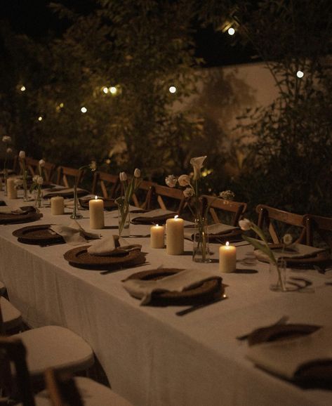 Wedding Dinner Intimate, Intimate Dinner Reception, Micro Wedding Table Setting, Small Wedding Reception Ideas Indoor, Small Wedding Dinner, Intimate Wedding Dinner, Romantic Table Setting, Engagement Dinner, Intimate Wedding Reception