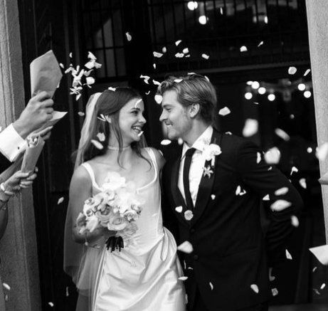 Dylan Sprouse Wedding, Barbara Palvin And Dylan Sprouse, Vivienne Westwood Wedding Dress, Fall Engagement Shoots, Petal Toss, Fiji Wedding, Palvin Barbara, Intimate Ceremony, White Wedding Gowns