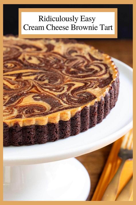 Ridiculously Easy Cream Cheese Brownie Tart Dessert Cakes Easy, Brownie Tart Recipes, Tart Cookies Recipes, Cafe Cake Recipes, Cream Cheese Tarts Recipes, Thanksgiving Tarts Desserts, Cream Cheese Tarts Mini, Small Tarts Desserts, Easy Tarts Desserts