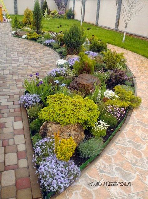 > NICE SHAPE Front Landscaping, Modern Garden Design, Garden Shrubs, Rock Garden Landscaping, Have Inspiration, Front Yard Garden, Landscaping Design, Front Yard Landscaping Design, Landscaping With Rocks