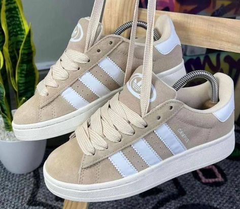 Campus Adidas, Cute Casual Shoes, Pretty Sneakers, Runway Shoes, Adidas Shoes Women, Adidas Campus, Girly Shoes, Swag Shoes, Dream Shoes