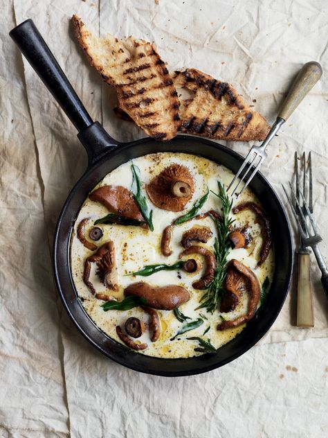 herb and mozarella mushrooms with garlic toasts follow my Holiday Ideas Pinterest Board sponsored by Idaho Spuds, and enter to win in their Home For The Holidays contest #downrightdelicious #CG Mozzarella Mushrooms, Garlic Toasts, Garlic Toast Recipe, Donna Hay Recipes, Salad Pasta, Toast Recipes, Slow Food, Spaghetti Squash, Mushroom Recipes