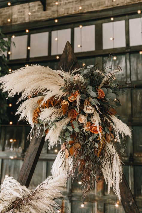 Fall Boho Floral Arrangements, Boho Arch Floral Arrangements, Western Wedding Flower Arrangements, Western Boho Floral Arrangements, Wedding Grey, Cafe Wedding, Fall Wedding Color Schemes, Western Themed Wedding, Bridal Theme