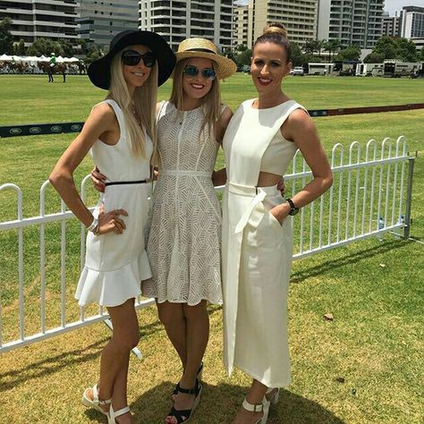 Great day out at the Polo #whattoweartothepolo #polointhecity Polo Day Outfits For Women, Outfits For Polo Event, Polo Game Outfits For Women, Polo Event Outfits For Women, Country Club Dinner Outfit, Polo Match Outfits For Women, East Coast Prep Style, Polo Match Outfit, Tournament Outfit