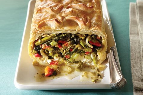 Vegetable Wellington, Vegetarian Thanksgiving, Vegetarian Meals, Loaf Pan, Vegetarian Food, Vegetarian Dishes, What's For Dinner, Christmas Dinner, Veggie Recipes