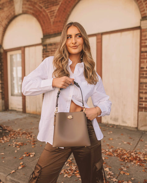 Gorgeous COACH bag! Must have! Love. Purse must haves. Purse Must Haves, Polished Pebble, Backpack Storage, Coach Bag, Lining Fabric, Leather Coat, Woman Colour, Shoulder Handbags, Pebbled Leather