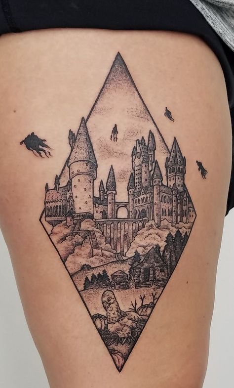 Harry Potter Tattoo Sleeve, Hogwarts Tattoo, Harry Tattoos, Hp Tattoo, Castle Tattoo, Marvel Tattoos, Harry Potter Tattoos, Cat Tattoos, Inspiration Tattoos