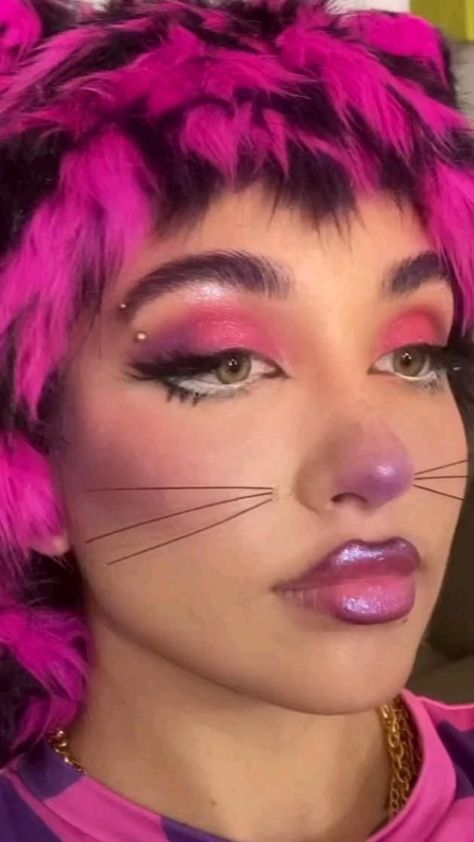 Chesire Cat Costume, Cat Costume Makeup, Halloween Lip Makeup, Cheshire Cat Makeup, Cheshire Cat Halloween, Alice Halloween, Alice In Wonderland Makeup, Wonderland Makeup, Cheshire Cat Costume