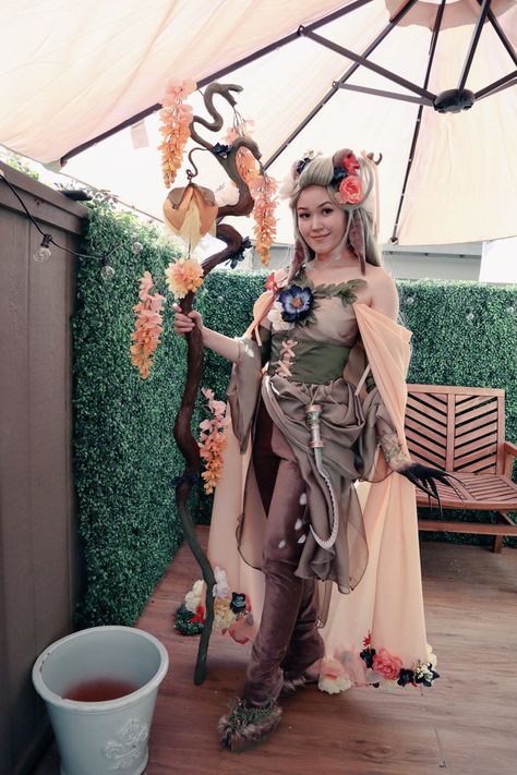 Fearne Critical Role Cosplay, Female Druid Costume, Ren Faire Wood Elf, Ren Faire Satyr, Ren Faire Staff, Mushroom Queen Costume, Druid Ren Faire, Saytr Cosplay Diy, Faun Costume Diy