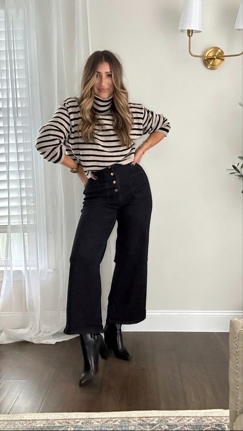 Wide Leg Cropped Black Jeans Outfit, Black Wide Leg Jeans Cropped, Black Crop Pants Outfit Winter, Cropped Wide Leg Denim Jeans Outfit, Black Wide Leg Crop Jeans Outfit, Wide Leg Jeans Sweater Outfit, Wide Leg Black Crop Pants Outfit, Casual Outfits Black Jeans, Cropped Black Jeans Outfit