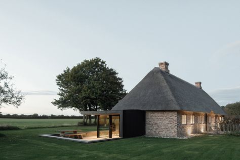 Jan Henrik Jansen, Dold Dörr, Roof Renovation, Built In Daybed, Moderne Have, Brick Cottage, 2022 Picture, Brick Siding, Timber Windows