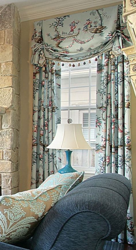 What Is a Valance? Tips From a Workroom Tenda Tutorial, Drapery Treatments, Elegant Draperies, Window Valances, Plain Curtains, Window Covering, Wide Windows, Valance Window Treatments, Window Dressing