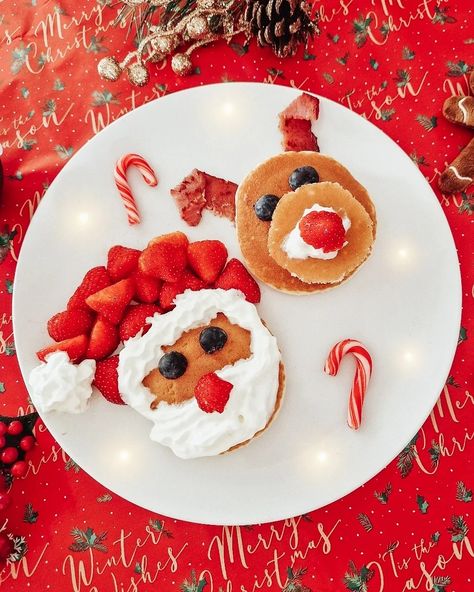 Breakfast From The North Pole, Christmas Themed Toddler Food, Toddler Christmas Breakfast Ideas, Santa Set Up Christmas Morning, Northpole Breakfast Ideas, Elf North Pole Breakfast, Santa Breakfast Ideas For Kids, Kids Christmas Breakfast Ideas, Christmas Theme Breakfast