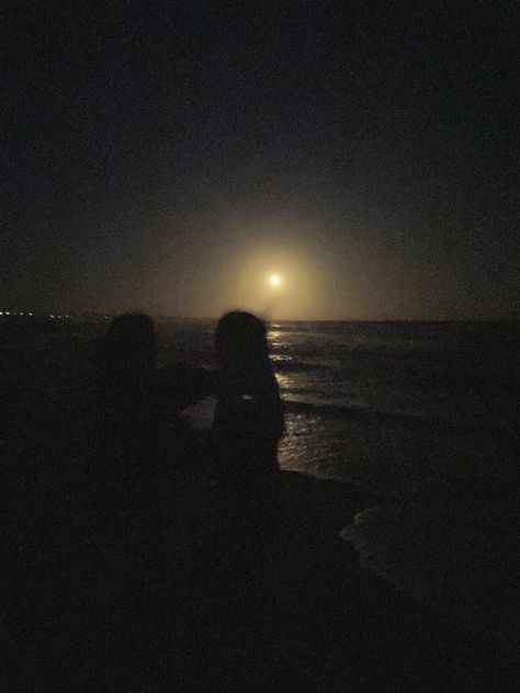 Couple At The Beach Aesthetic Night, Moon Date Aesthetic, Beach Date Night Aesthetic, Night At The Beach Aesthetic, Couples On The Beach At Night, Beach Aesthetic At Night, Couple On Beach Aesthetic, Beach Night With Friends, Beach Aesthetic Dark