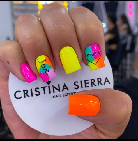 Pinky Nail, Summer Nails 2023, Nails Art Designs, Summer Gel Nails, Sassy Nails, Amazing Nails, Summery Nails, Nails 2023, Rainbow Nails