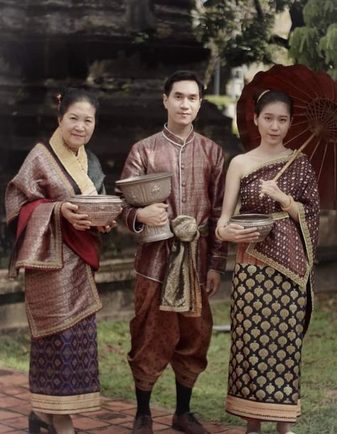 Lao Culture, Lao Dress, Laos Culture, Laos Clothing, Cultural Clothing, Cultural Fashion, Ethnic Dresses, Burmese Clothing, Dress In