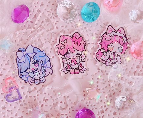 Acrylic Charm Ideas, Chibi Charms, Acrylic Keychain Ideas, Artist Merch, Artist Alley, Different Art Styles, Art Style Inspiration, Acrylic Charms, Cute Chibi