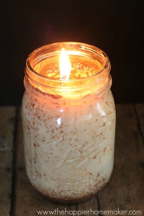 Diy Cinnamon Candle, Homemade Candle Recipes, Diy Cinnamon, Diy Candles Easy, Diy Candles Homemade, Cinnamon Candle, Homemade Scented Candles, Making Candles Diy, Diy Candles Scented