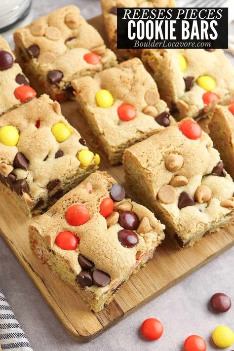 Peanut Butter Reeses Cookies, Reese's Pieces Cookies, Best Cookie Recipe Ever, Reeses Cookies, Chocolate Cookie Bars, Reese's Pieces, Chocolate Chip Bars, Peanut Butter Chocolate Bars, Chocolate Chip Cookie Bars