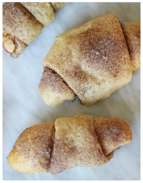 Apple Cinnamon Croissants Recipe Apple Cinnamon Croissants, Freezer Meal Ideas, Special Deserts, Quick Apple Dessert, Croissants Recipe, Croissant Roll, Caramel Apples Recipe, Apple Desserts Easy, Apple Cinnamon Rolls