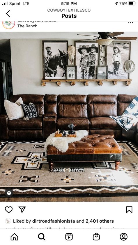 Rustic Decor Living Room, Rustic Neutral Living Room, Mexican Western Decor, Western Couch, Vintage Western Home Decor, Modern Western Home Decor, Country Couches, Southwest Living Room, Western Living Rooms