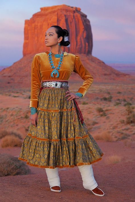 Navajo Womens Clothing, Navajo Women Dress, Navajo Women Art, Native American Outfit Women, Navajo Clothing, Navajo Dress, Navajo Wedding, Jessica Fox, Native Clothing