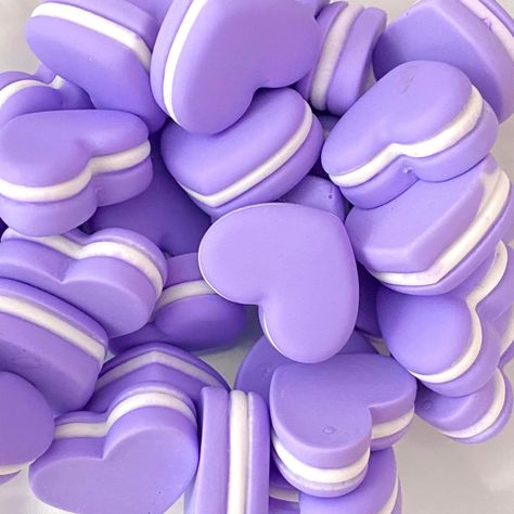 Purple Candy Aesthetic, Mothers Day Cookies Decorated, Mothers Day Treats, Purple Macarons, Mothers Day Cookies, Link Icon, Purple Desserts, Purple Cookies, Galaxy Bedroom