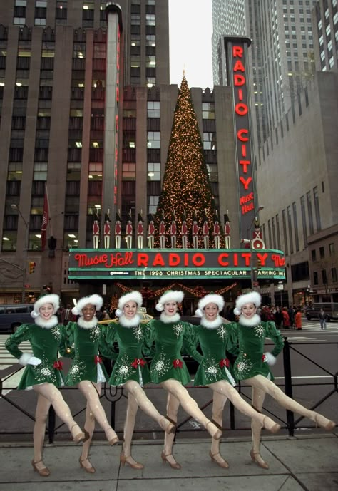 A Christmas kick outside of #RadioCity in 1998. (📷: Linda Cataffo | NY Daily News Archive) #TBT #ChristmasSpectacular Radio City Rockettes Christmas, Rockettes Aesthetic, Christmas Elf Aesthetic, Christmas Rockettes, Macys Christmas, Rockettes Christmas, Radio City Rockettes, The Rockettes, Christmas Nyc