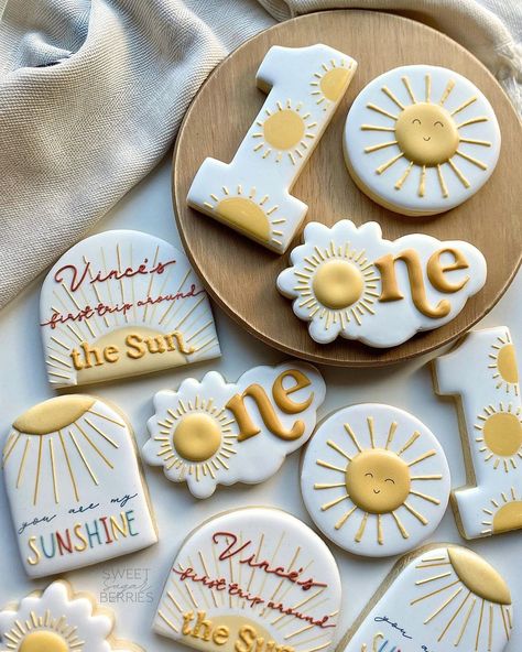 First Trip Around the S U N ☀️ Elevate your birthday party with custom decorated sugar cookies 🎉 ✨Love 🤍 Comment 👇🏼 Share 🫶🏼… | Instagram One Year Around The Sun Cookies, Boy First Birthday Party Ideas First Trip Around The Sun, Sunshine 1st Birthday Cookies, Around The Sun First Birthday Cake, Sun Theme 1st Birthday, Sun One Birthday, Sun Themed Cookies, Yellow First Birthday Party, Around The Sun Birthday