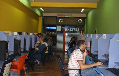 Internet Cafe Design Ideas, Internet Cafe Interior, Cybercafe Design Cafe Interiors, Lebanon Restaurant Interior Design, Korean Internet Cafe, Union Square Cafe, Cafe Business Plan, Game Bar, Cafe Business