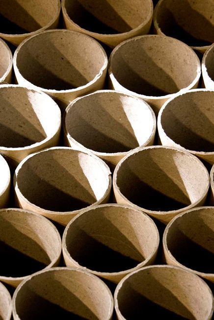 Cardboard Tube Decor, Diy Cardboard Tubes Ideas, Cardboard Rolls Diy Projects, Paper Tubes Crafts, Uses For Cardboard, Cardboard Tube Crafts, Paper Roll Crafts Diy, Tube Crafts, Toilet Paper Tubes