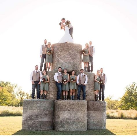 Country Wedding Theme, Dresses Lds, Western Wedding Decorations, Country Wedding Pictures, Country Couple Pictures, Life Plans, Country Western Wedding, Country Wedding Photos, Rusting Wedding