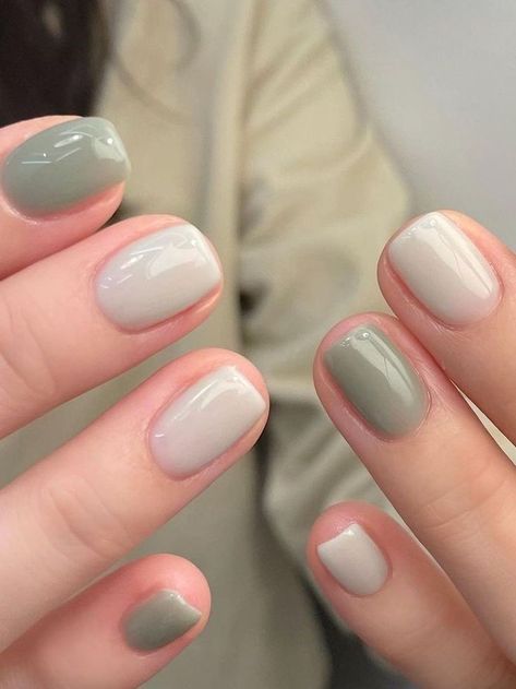 Short Natural Nail Polish Ideas, Gel Nails Ideas Short Plain Color, Natural Colour Nails, Spring Nail Color Ideas, Biab Gel Nails, Natural Color Nails, Short Natural Nails, Acrylic Nails Almond Shape, Blue Glitter Nails