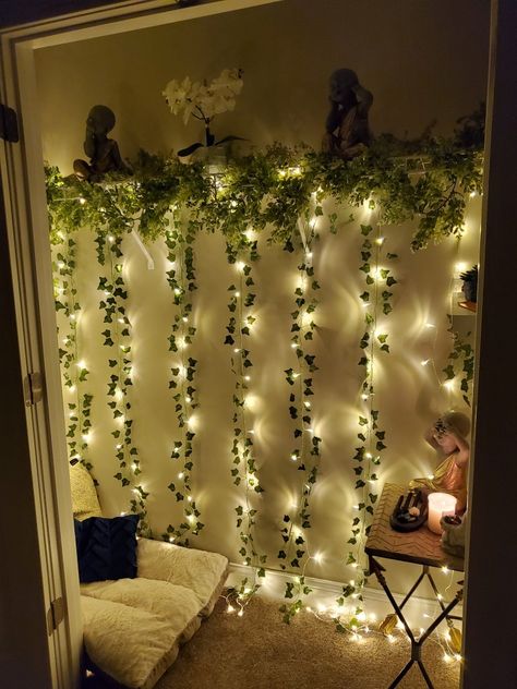 Meditation Corner Ideas Bedroom, Bedroom Zen Corner, Walk In Closet Meditation Room, Zen Closet Ideas, Zen Ideas For Home, Small Zen Corner Ideas, Turn Closet Into Meditation Room, Tiny Meditation Space, Closet Zen Space