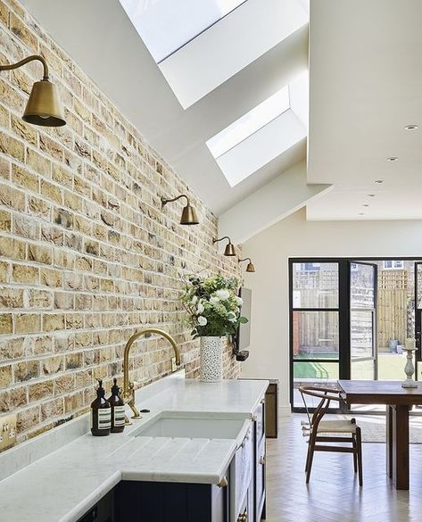 Exposed Brick Kitchen Backsplash, Exposed Brick Walls Kitchen, Brick Wall Kitchen Ideas, Brick Slips Kitchen, Brick Kitchen Wall, Kitchen Exposed Brick, Exposed Brick Interior, Kitchen Brick Wall, Exposed Brick Kitchen