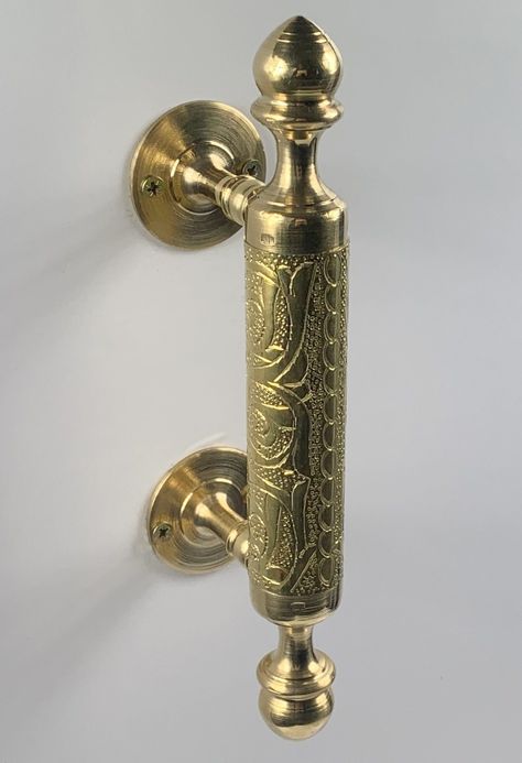 Add a vintage Moroccan touch to your space with this riad-style engraved brass Door handle. Moroccan Door, Brass Door Handle, Brass Door Handles, Old Door, Brass Door, Door Pulls, Brass Handles, Vintage Moroccan, Brass Metal