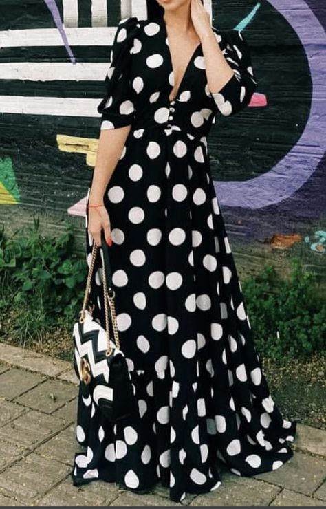 Long Dress Design, The Best Summer, Fashionista Clothes, Stylish Dress Designs, Fashion Mistakes, Long Maxi, Classy Dress, Fashion Styles, Polka Dot Dress