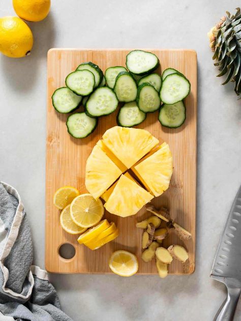 Pineapple Cucumber Ginger Lemon, Ginger Cucumber Lemon Water, Pineapple Coconut Smoothie Recipes, Ginger Root Recipes, Cucumber Cleanse, Pineapple Coconut Smoothie, Flat Tummy Drink, Lemon Water Recipe, Cucumber Lemon Water