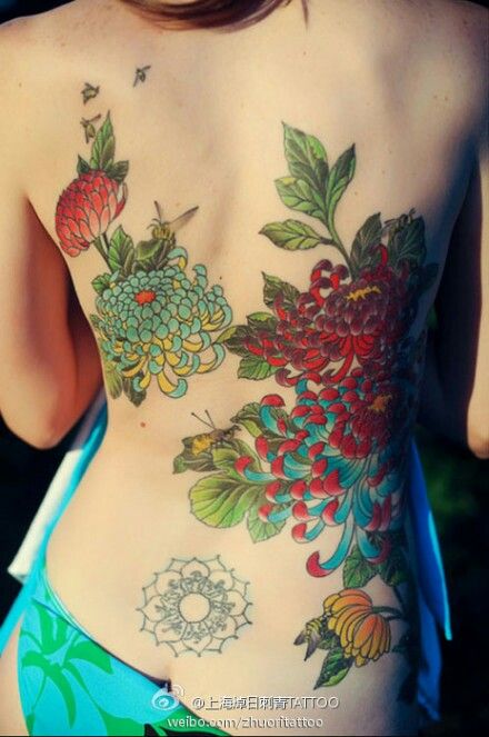 Chrysanthemum Lower Back Tattoo Designs, Manoj Kumar, Chrysanthemum Tattoo, Girl Back Tattoos, Wild Tattoo, Tattoo Henna, Full Back Tattoos, Amazing Tattoos