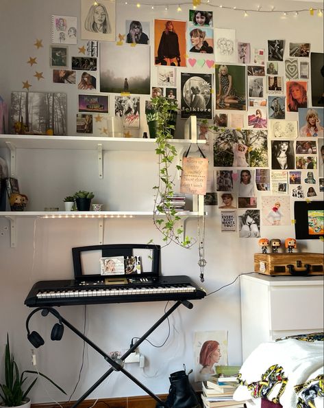 taylor swift room room decor Music Aesthetic Dorm Room, Room Wall Decor Taylor Swift, Bedroom Inspo Taylor Swift, Aesthetic Bedroom Ideas Taylor Swift, Bedroom Aesthetic Taylor Swift, Aesthetic Taylor Swift Room Decor, Taylor Swift Inspired Dorm Room, Taylor Swift Interior Design, Bedroom Decor Taylor Swift