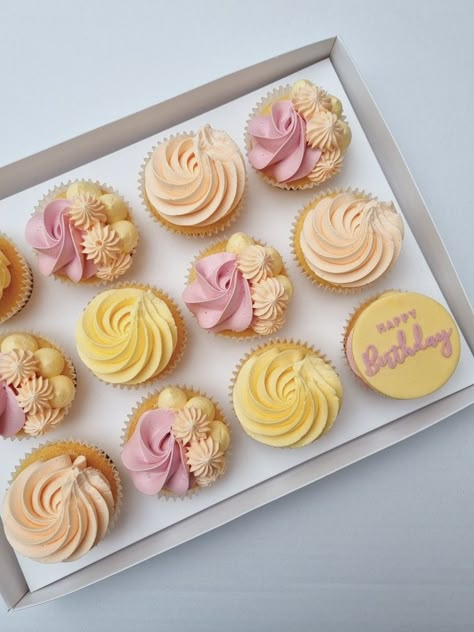 Cupcake Icing Designs, Crazy Birthday Cakes, Lollipop Cake, Yellow Cupcakes, Cupcake Decorating Tips, Pastel Cupcakes, Elegant Birthday Cakes, Cake Supplies, Cute Baking