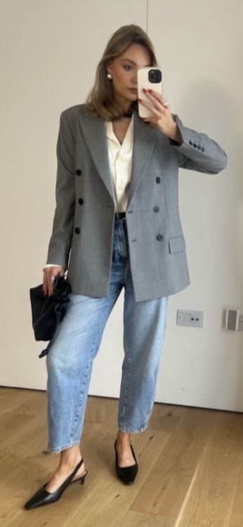 Grey Blazer Women, Networking Event Outfit, Grey Blazer Outfit, Event Outfit Ideas, Corporate Attire Women, Classy Business Outfits, Outfits Con Jeans, Business Professional Outfits, Chic Business Casual