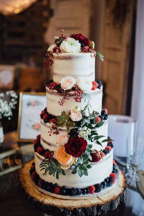 Wedding Cakes For Fall, Cakes For Fall, Vintage Pasta, Fruit Wedding Cake, Wedding Cake Ideas, Floral Wedding Cake, Rustic Vintage Wedding, Wedding Cake Rustic, Rustic Wedding Cake