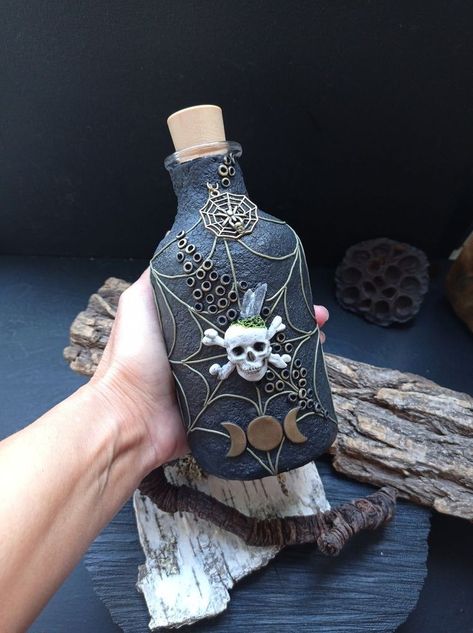 Spooky Bottles, Gothic Altar, Witchcraft Rituals, Skull Bottle, Herbs Plants, Halloween Potion Bottles, Witch Bottles, Halloween Bottles, Halloween Potions