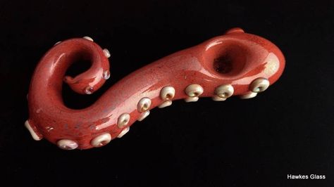 This graceful, vibrant tentacle pipe has been meticulously sculpted to include many details. The coloring was by coating a thick tube of clear glass with multiple colored glass powders. After the custom colored tube was created the piece was sculpted and shaped, and suction cups were added. The lig Ceramic Pipe Ideas, Clay Tentacle, Glass Pipes Girly, Ceramic Art Pipe, Ghost Pipe, Clay Pipe, Ceramic Pipe, Cool Pipes, Clay Pipes