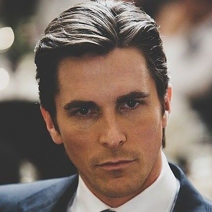 1.605 Me gusta, 6 comentarios - World of Modus (@worldofmodus) en Instagram: "#batman #elegance #sartorial #pitti #pinstripe #style#mensstyle #brucewayne #christianbale…" Christian Bale Batman Haircut, Christian Bale Hairstyle, Batman Hairstyle, Christian Bale Long Hair, Batman Haircut, Bale Batman, Mens Haircuts Straight Hair, Pin Straight Hair, Haircut Design