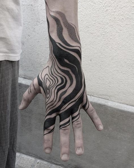 Blackout Tattoo, Full Arm Tattoos, Clever Tattoos, Flash Tattoo Designs, Geniale Tattoos, Like A Rock, Tattoo Project, Black Ink Tattoos, Abstract Tattoo